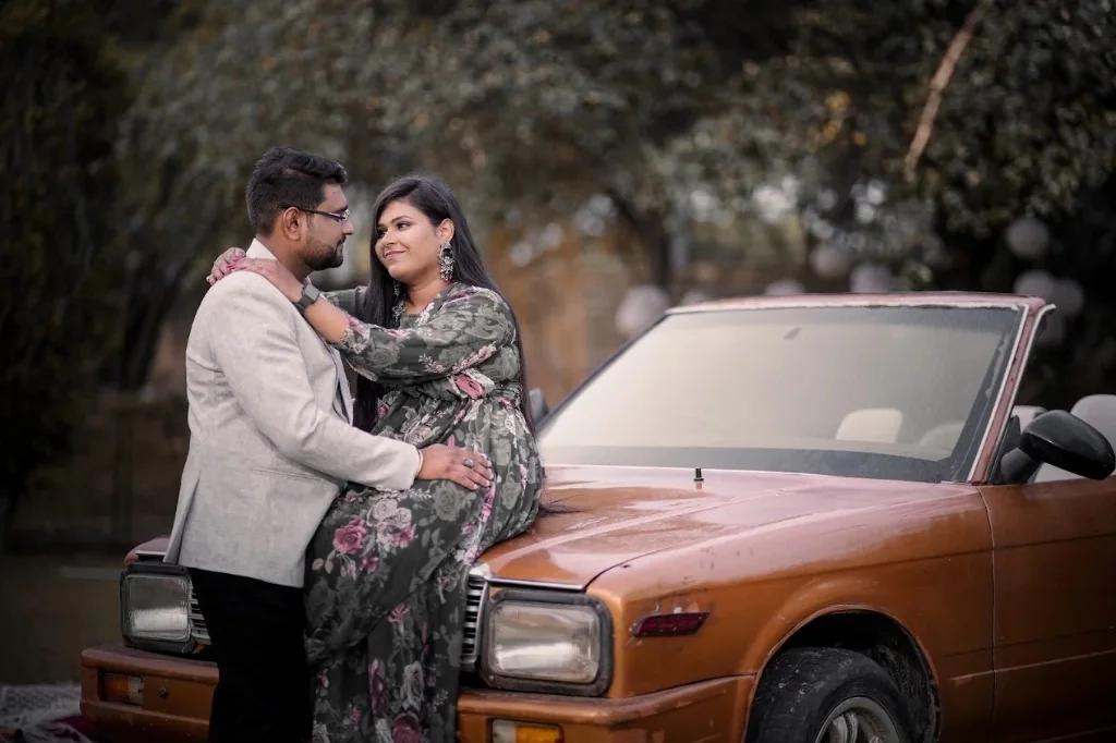 Royal vintage convertible pre-wedding couple shoot by Wedding Shedding